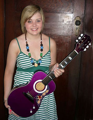 Makaylie Foodey with Tomkins guitar