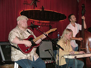 Redd Volkaert live at the Continental Club with Kevin Smith (bass) and Cindy Cashdollar (steel)