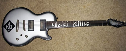 Nicki Gillis guitar