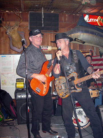 Dale Watson hamming it up with Allan