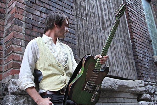 Gary Allan Model - green