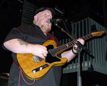 Redd Volkaert with his Tomkins guitar, photo by Nick Vanderven